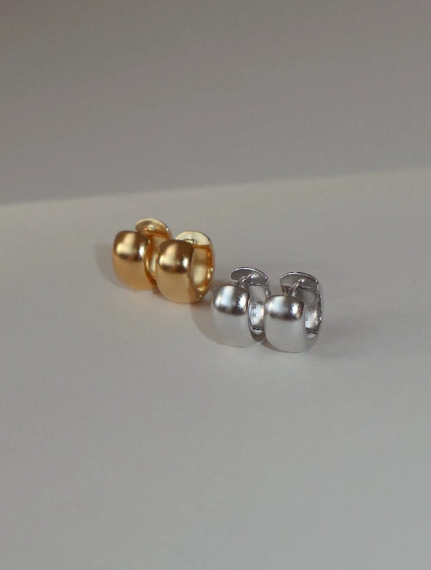 Women’s pearl cluster earrings-'Darcy' Cuff Huggies