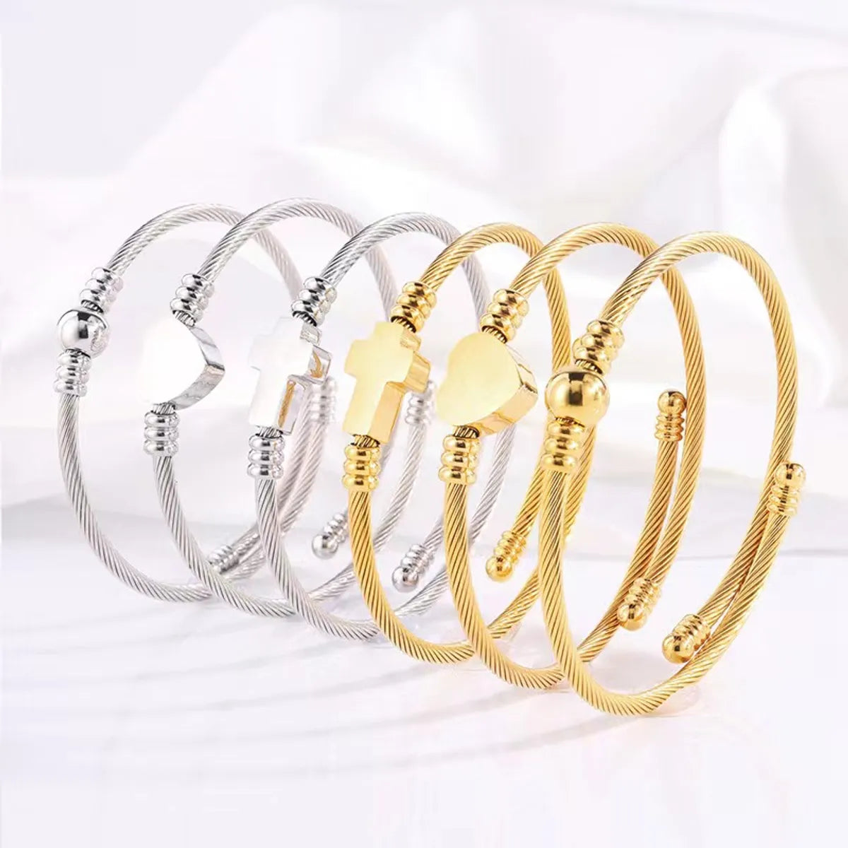 Women’s gold bracelet-Simple Style Classic Style Heart Shape 304 Stainless Steel Bangle In Bulk