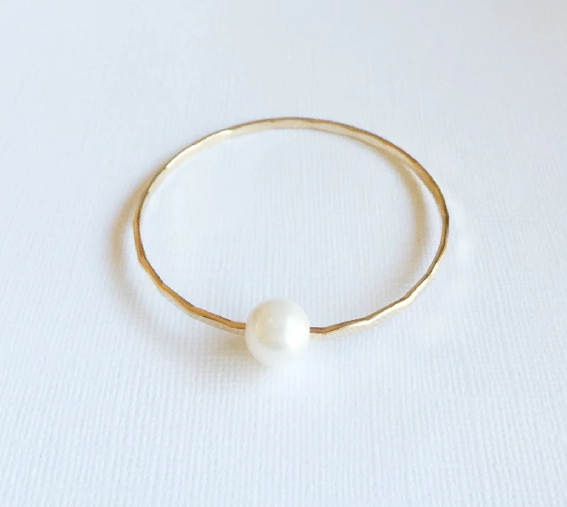 Women’s elegant bracelet-Bangle Mika - White  (B114)