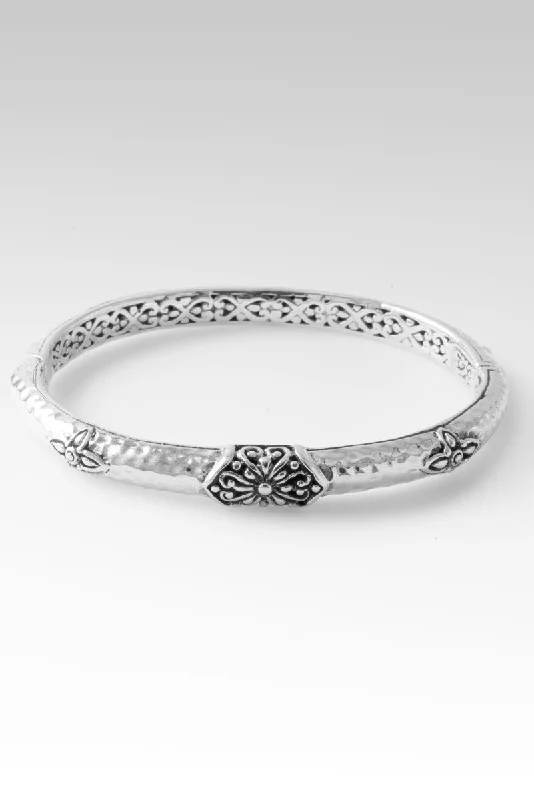 Women’s vintage bracelet-Treasured Moments Bangle™ in Janyl Adair