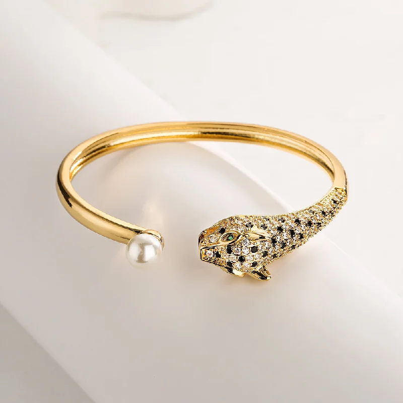 Women’s gemstone bangles-Fashion Leopard Head Copper Gold Plated Artificial Pearls Zircon Bangle