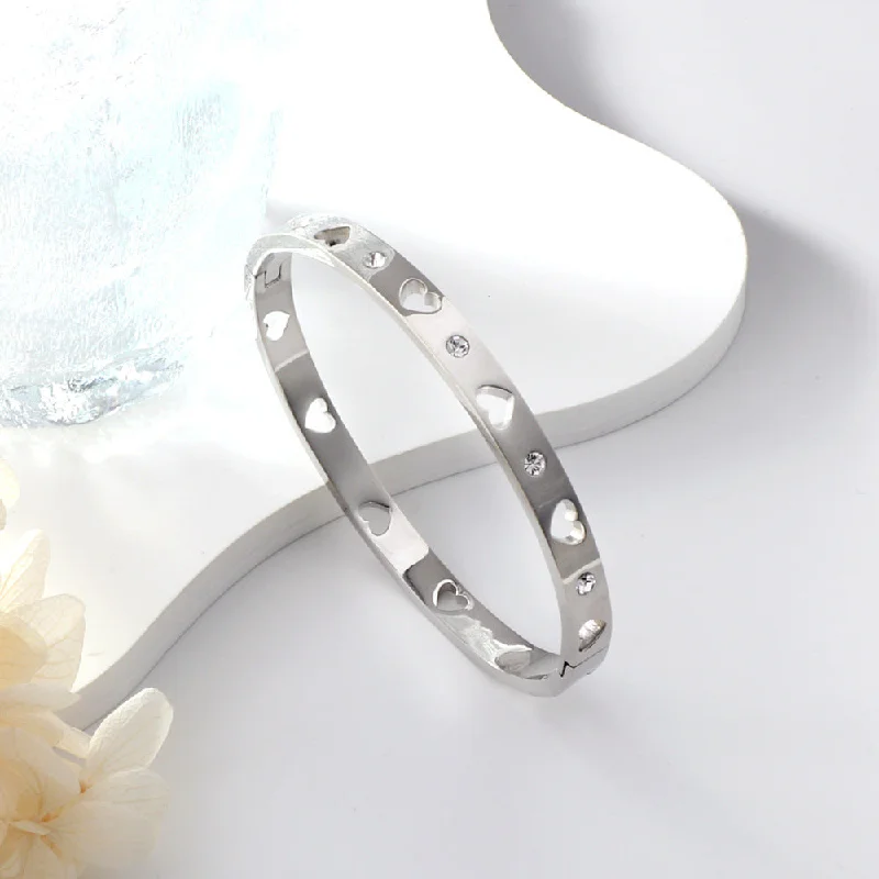 Women’s leather cuff bracelet-1 Piece Fashion Heart Shape Stainless Steel Plating Hollow Out Inlay Zircon Bangle