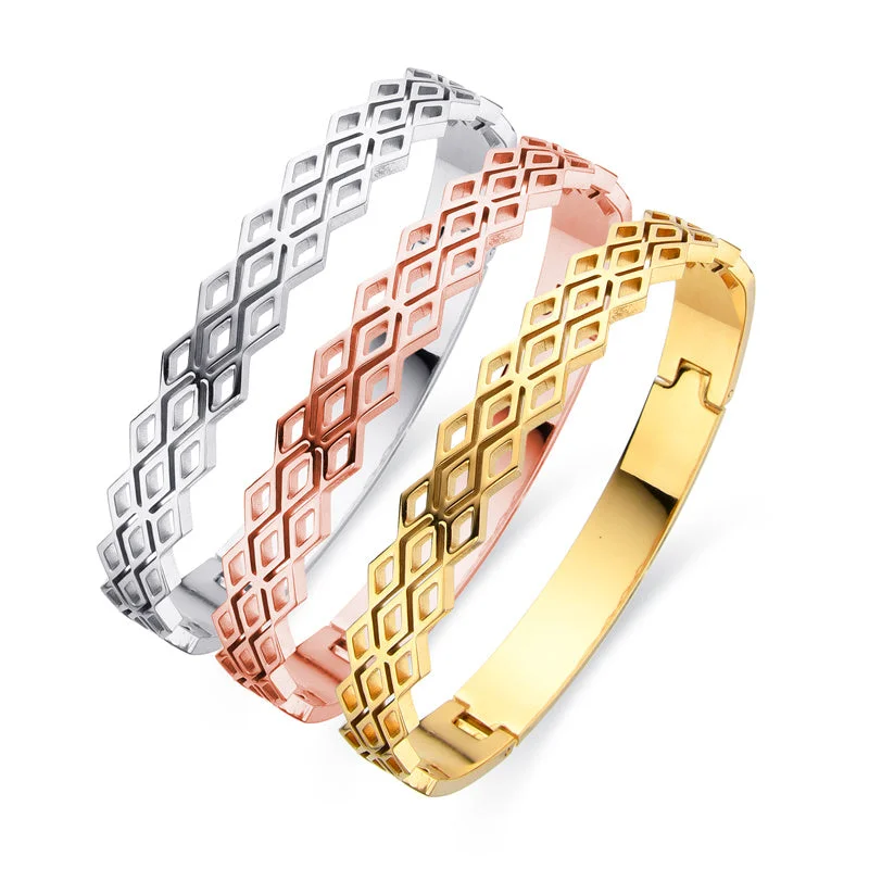 Women’s adjustable charm bracelet-Simple Style Classic Style Solid Color Rhombus Stainless Steel Plating Hollow Out Gold Plated Bangle