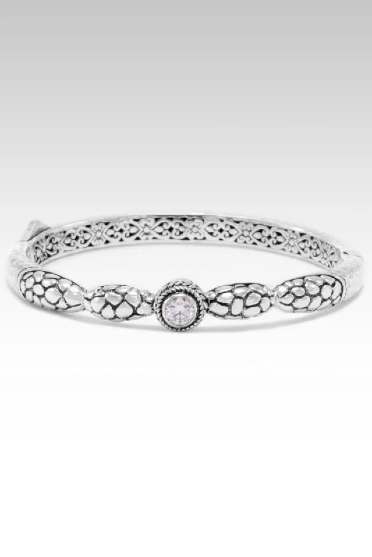 Women’s silver bracelet-Renewal Bangle™ in Moissanite