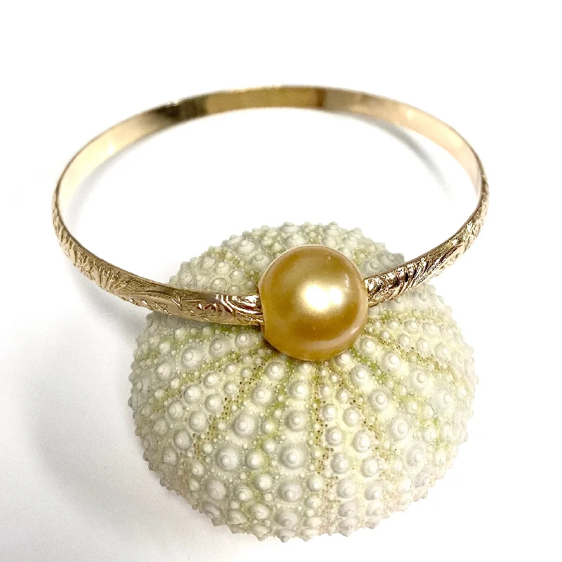 Women’s silver bangles-Bangle ALII - gold south sea pearl (B448)