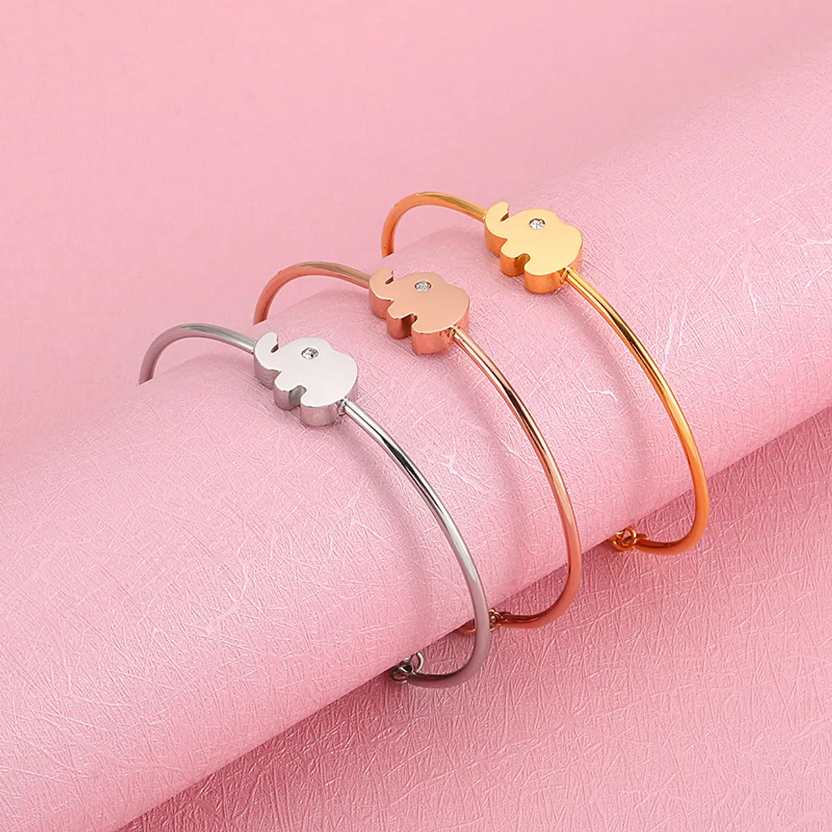 Women’s minimalist bracelet-Fashion C Shape Elephant Titanium Steel Inlay Rhinestones Bangle