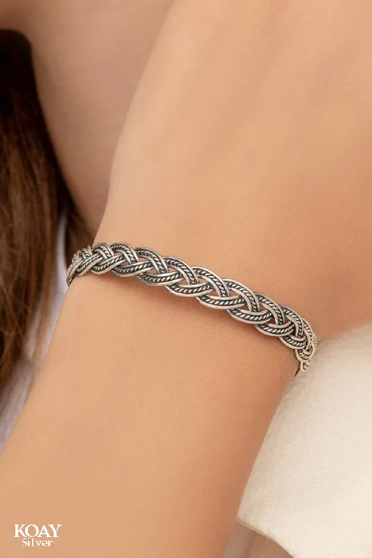 Women’s floral bracelet-Tex Braided Bangle (02)