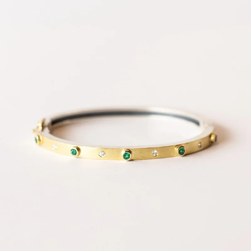 Women’s stretchy bracelet-Rene Escobar | Junia Emerald Bangle