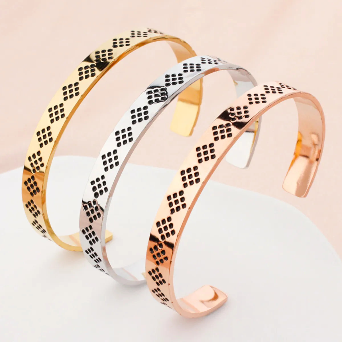 Women’s fashion bracelet-Vintage Style Rhombus Stainless Steel Titanium Steel Plating Rose Gold Plated Gold Plated Silver Plated Bangle